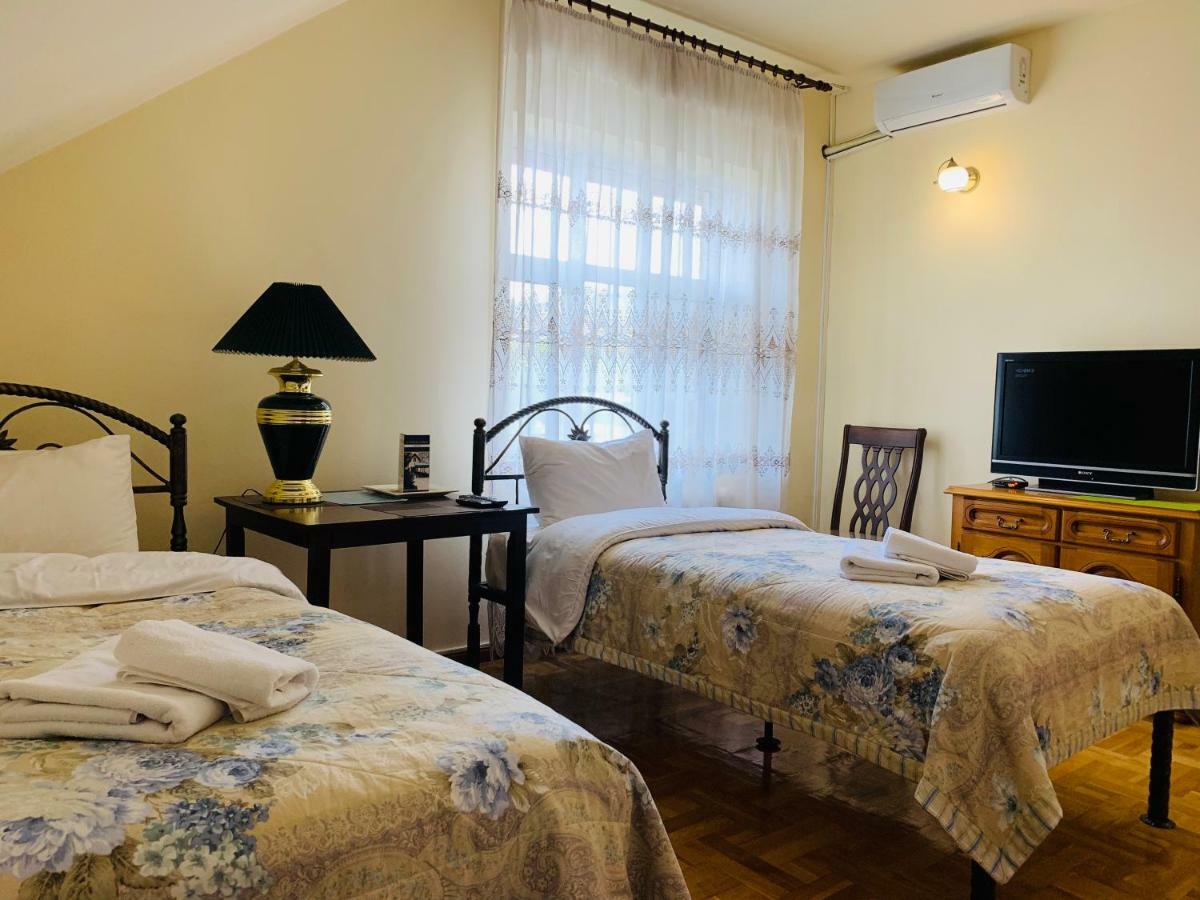 Astoria Garden Hotel Bishkek Exterior photo